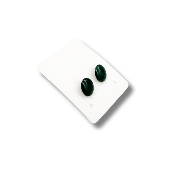 Fülbevaló – Ovális, lapos Malachit (8×10 mm) | A Belső Erő és Harmónia Köve